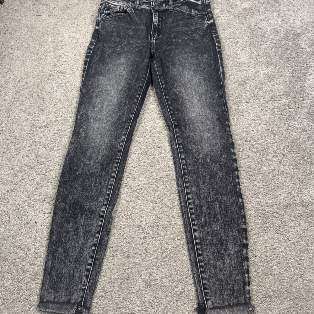 KanCan Estilo Women's 7/27 Acid Wash Black Skinny Straight Jeans